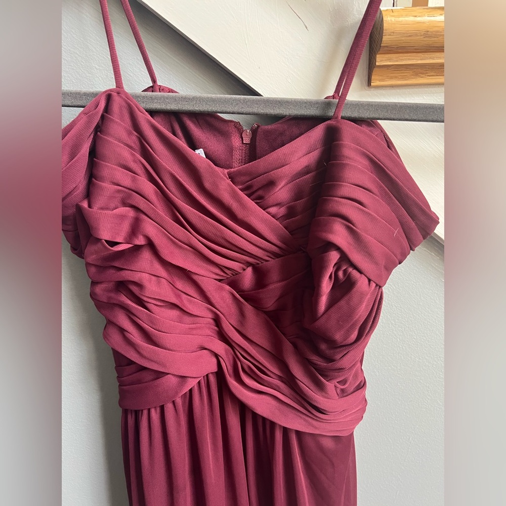 David’s Bridal Junior Bridesmaid Criss-Cross Off-Shoulder Dress in Wine, Size 10 - Picture 5 of 6